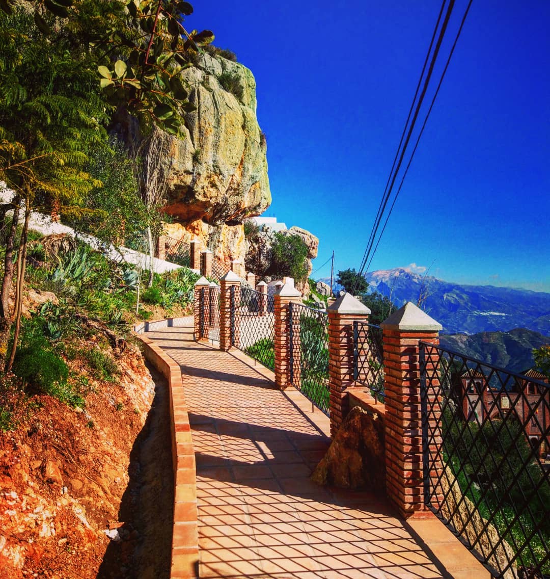 downloadgram.org_120455150_126916505516500_7923517348730838353_n