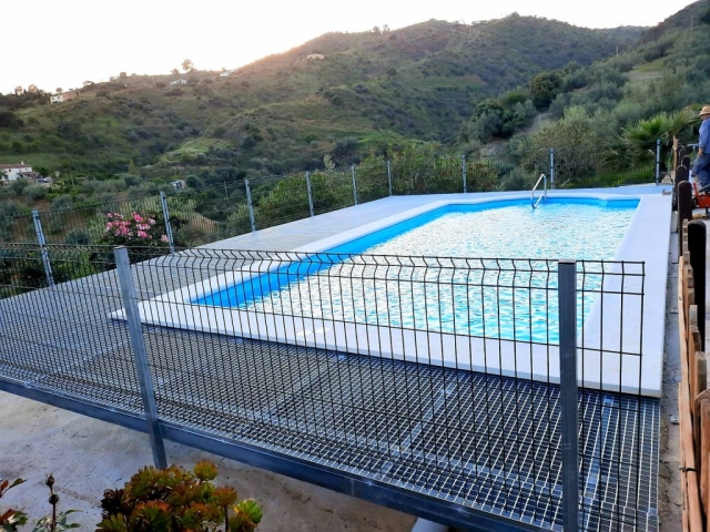 Rejas piscina